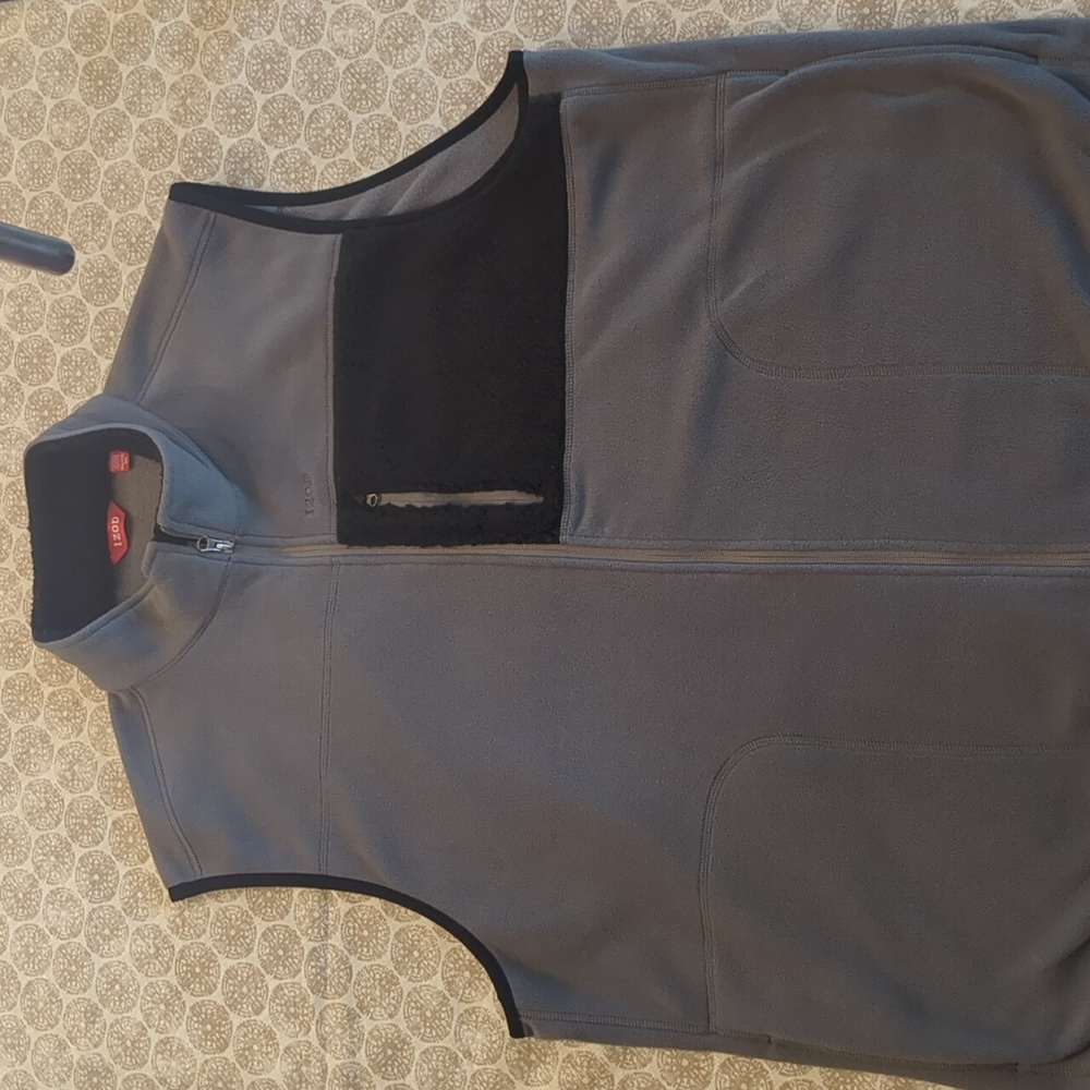 IZOD Vest